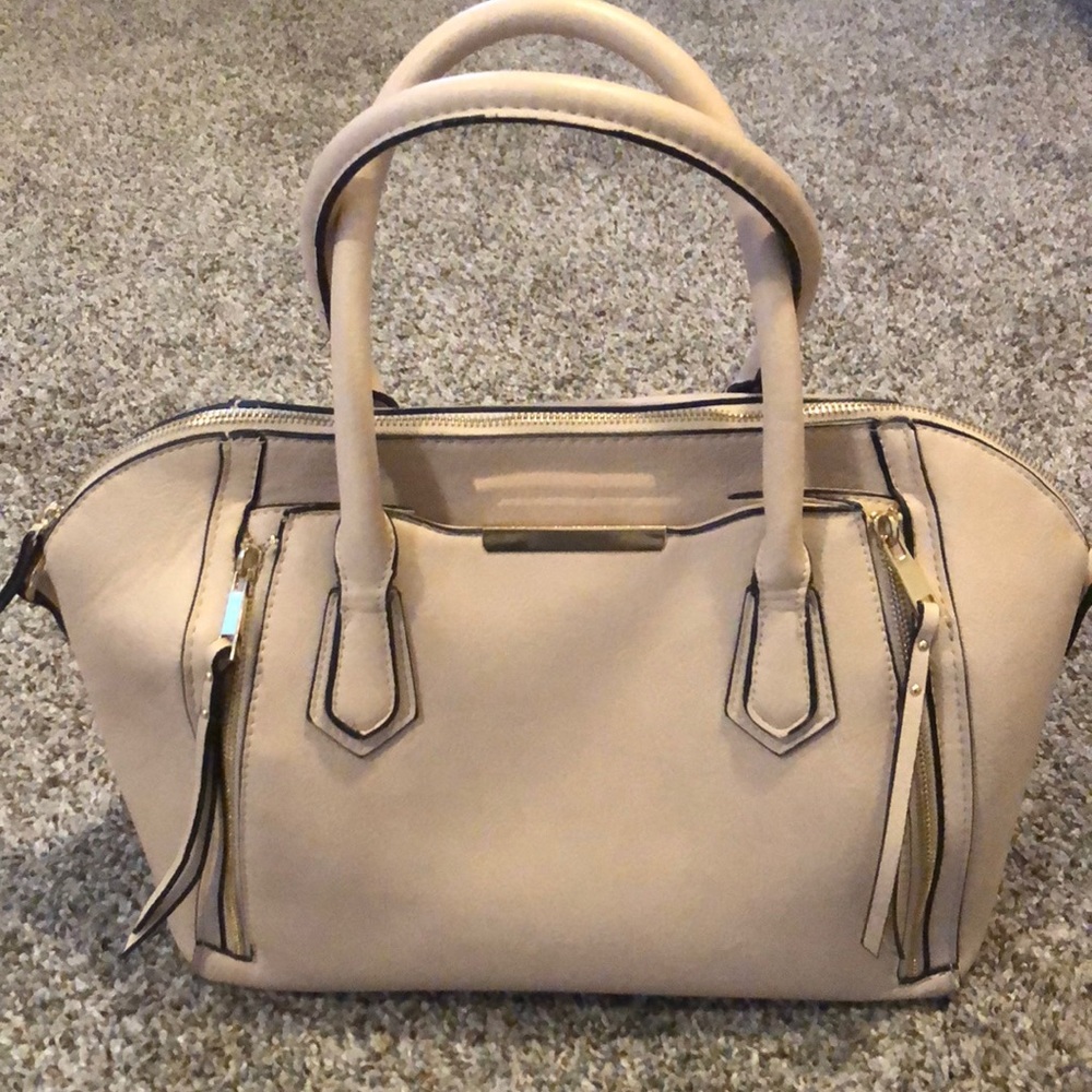 Nude purse